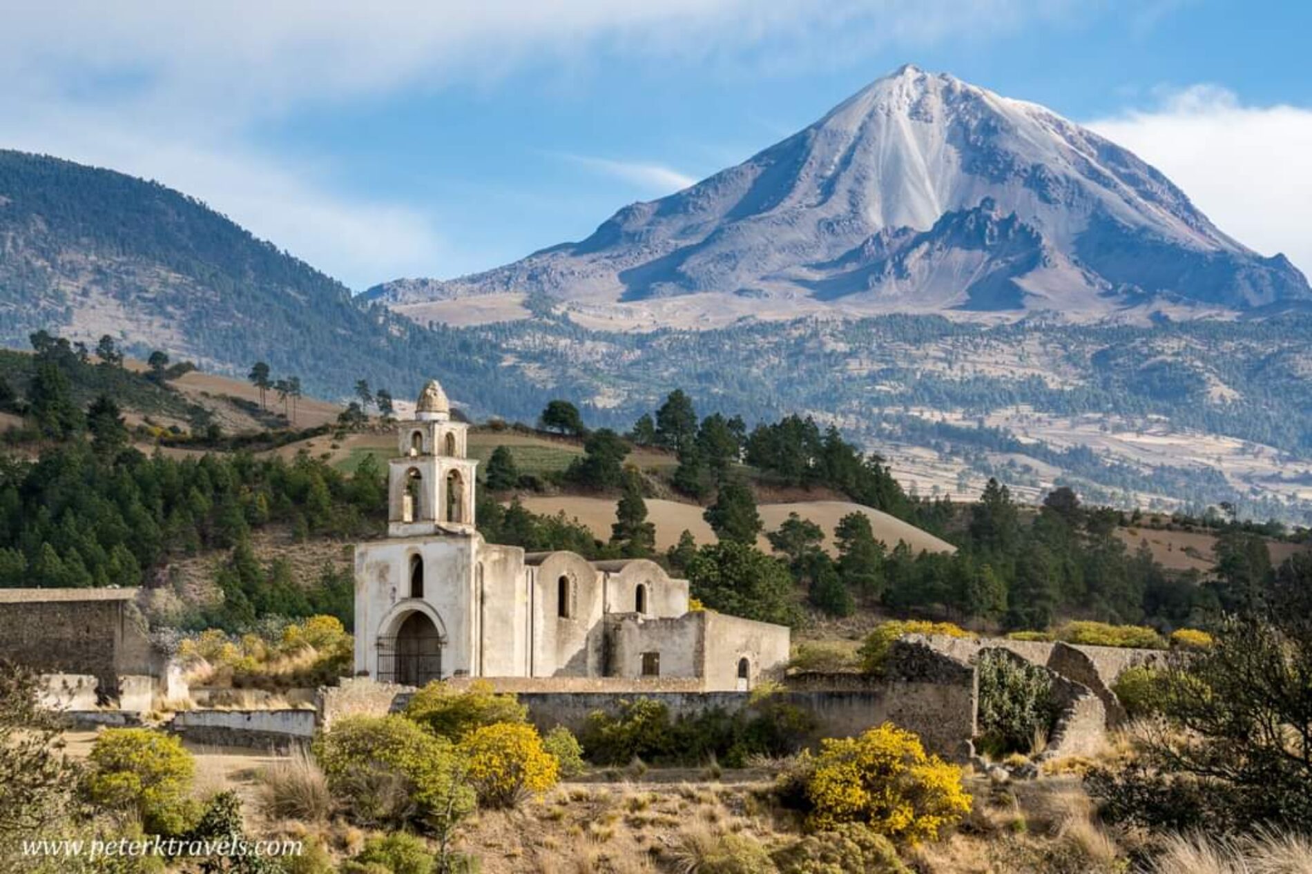 El Pico de Orizaba o Citlaltépetl se le queda a Puebla