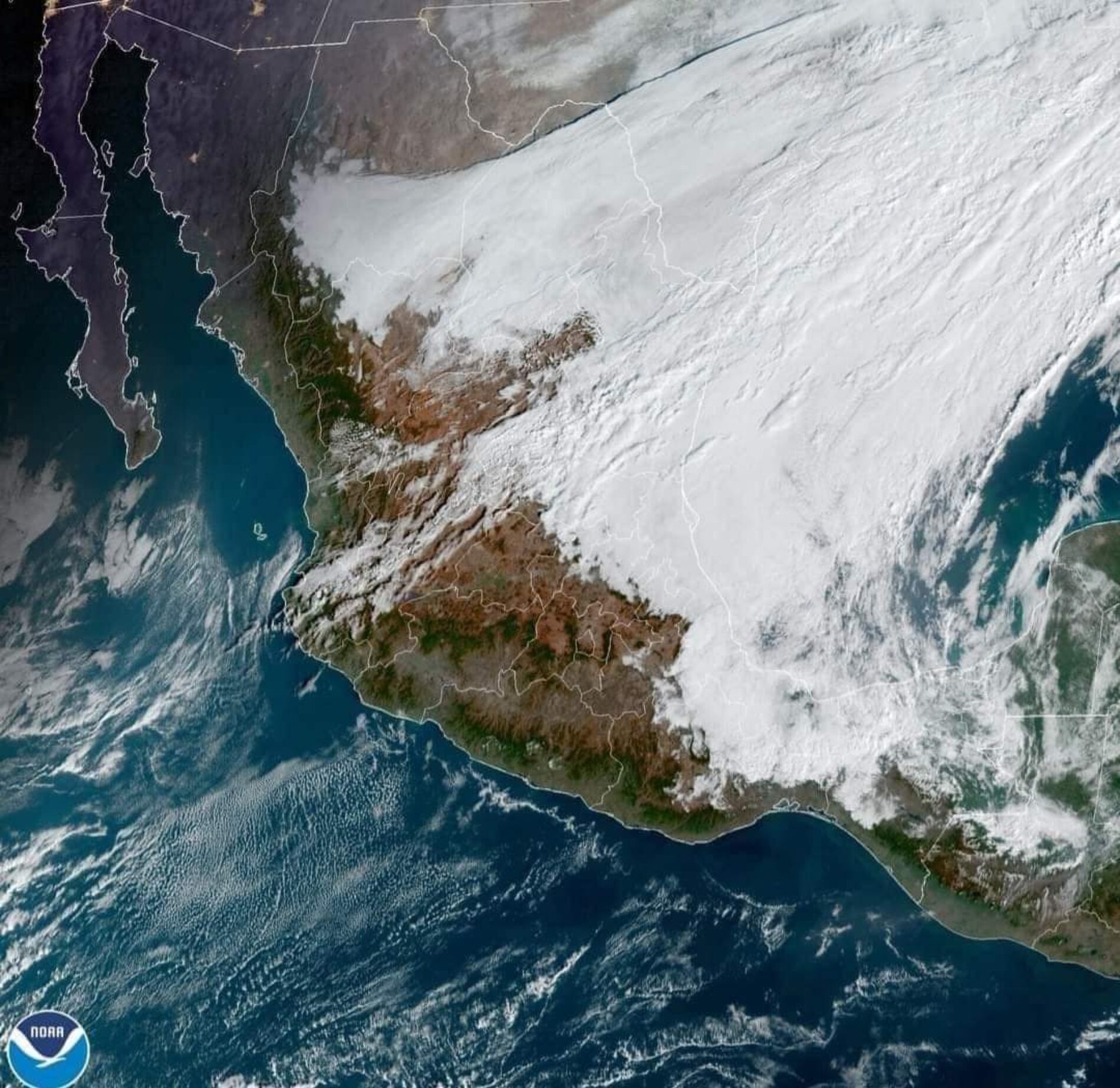 Imágen satelital de la masa de aire polar en México 🇲🇽