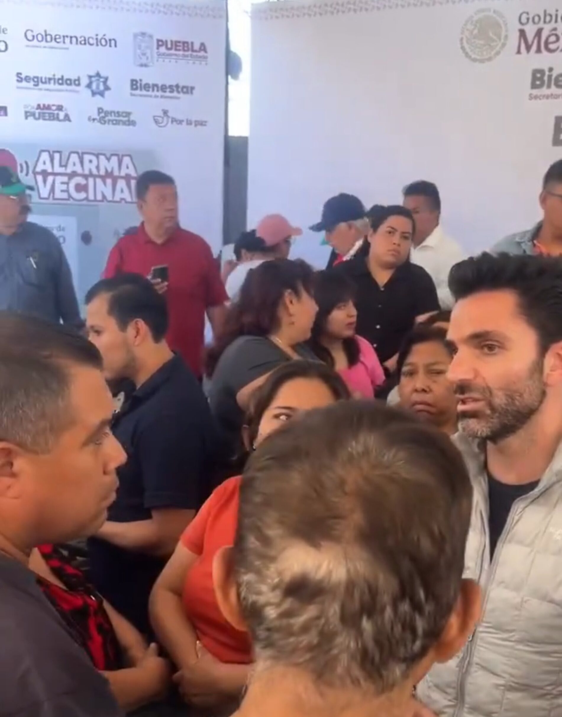 POR BACHES REVIENTAN EVENTO DE GOBIERNO EN PUEBLA CAPITAL