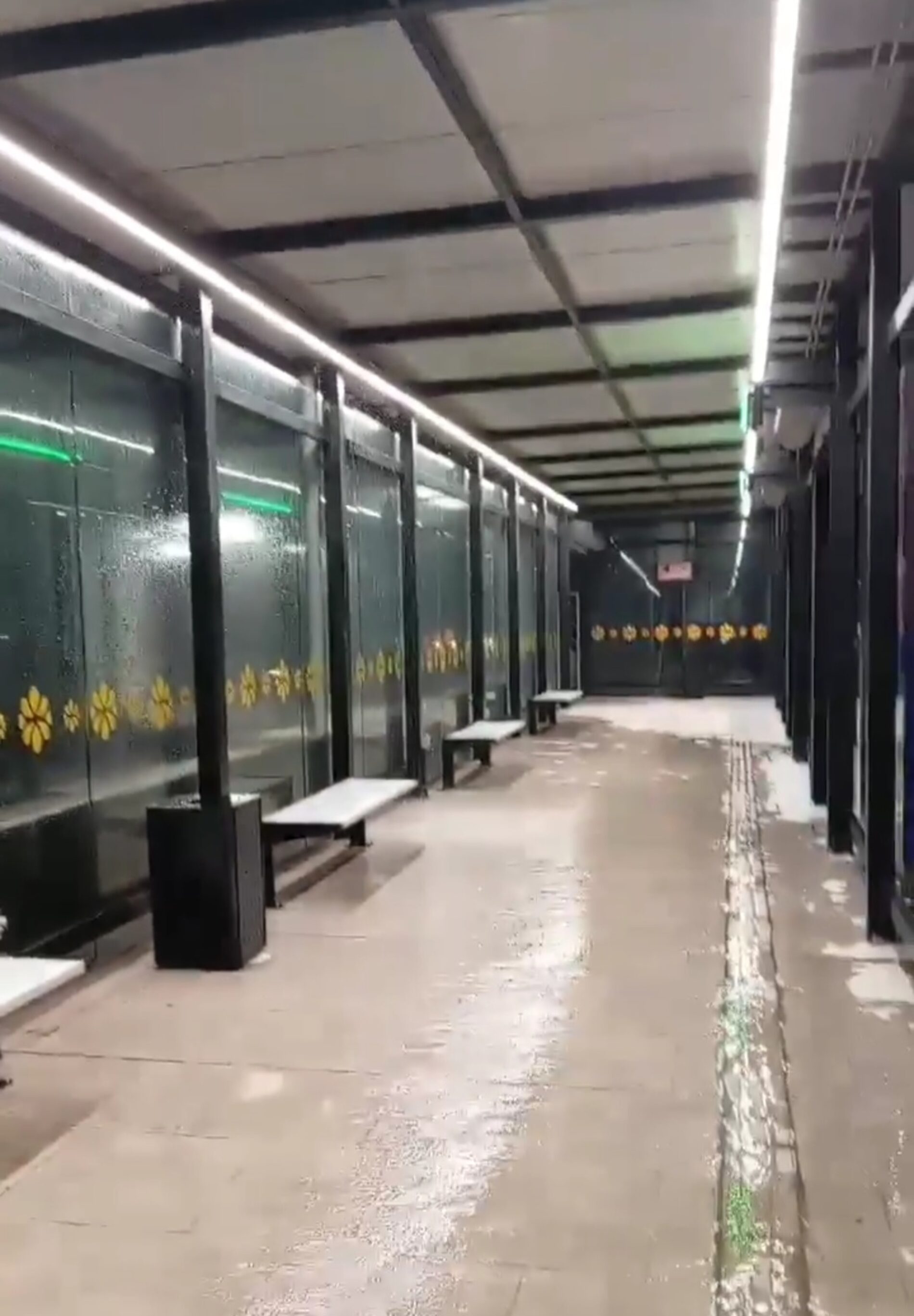 CAE MÁS AGUA ADENTRO QUE AFUERA