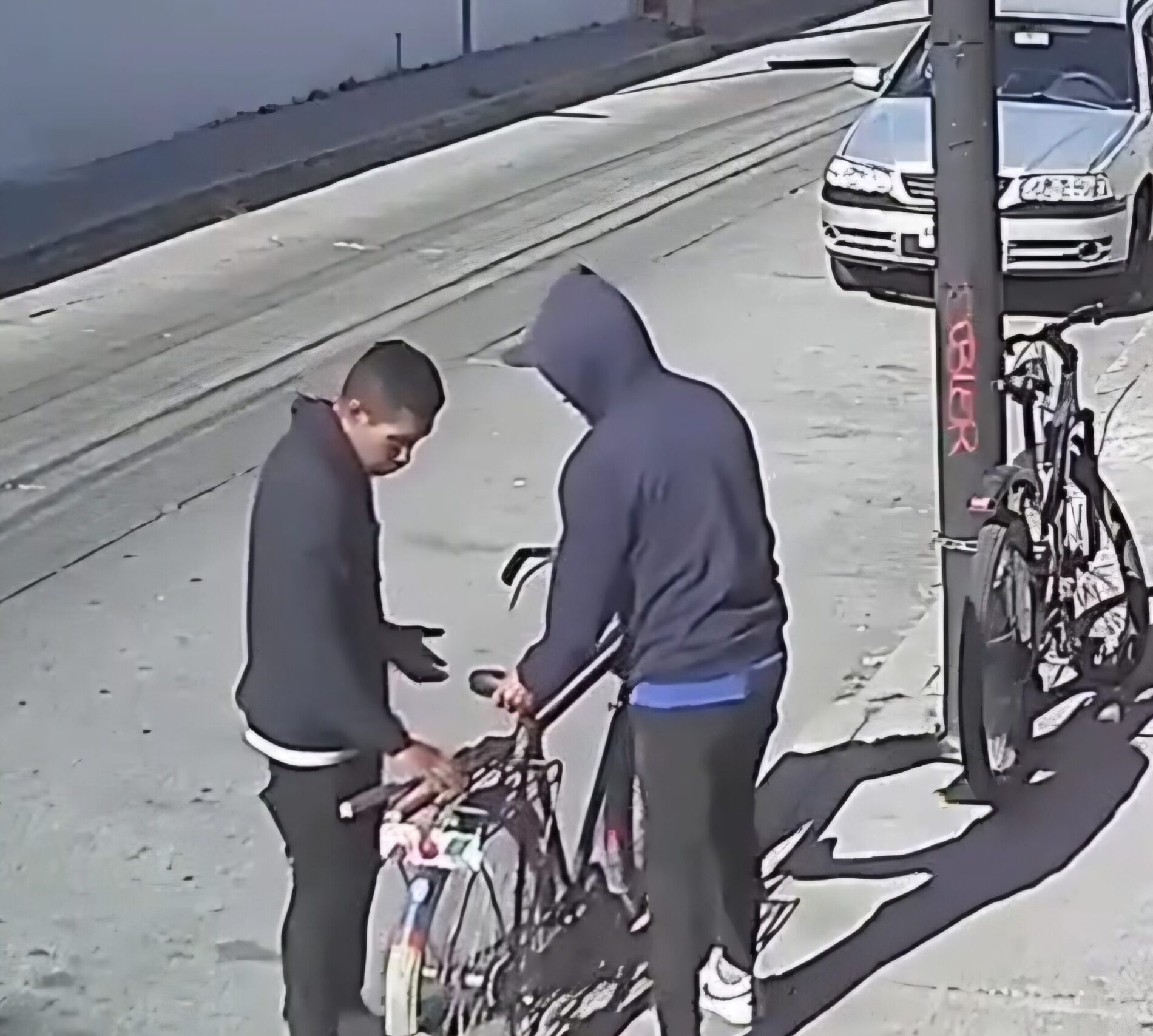 PAR DE ANGELITOS SE ROBAN BICICLETAS EN CHOLULA