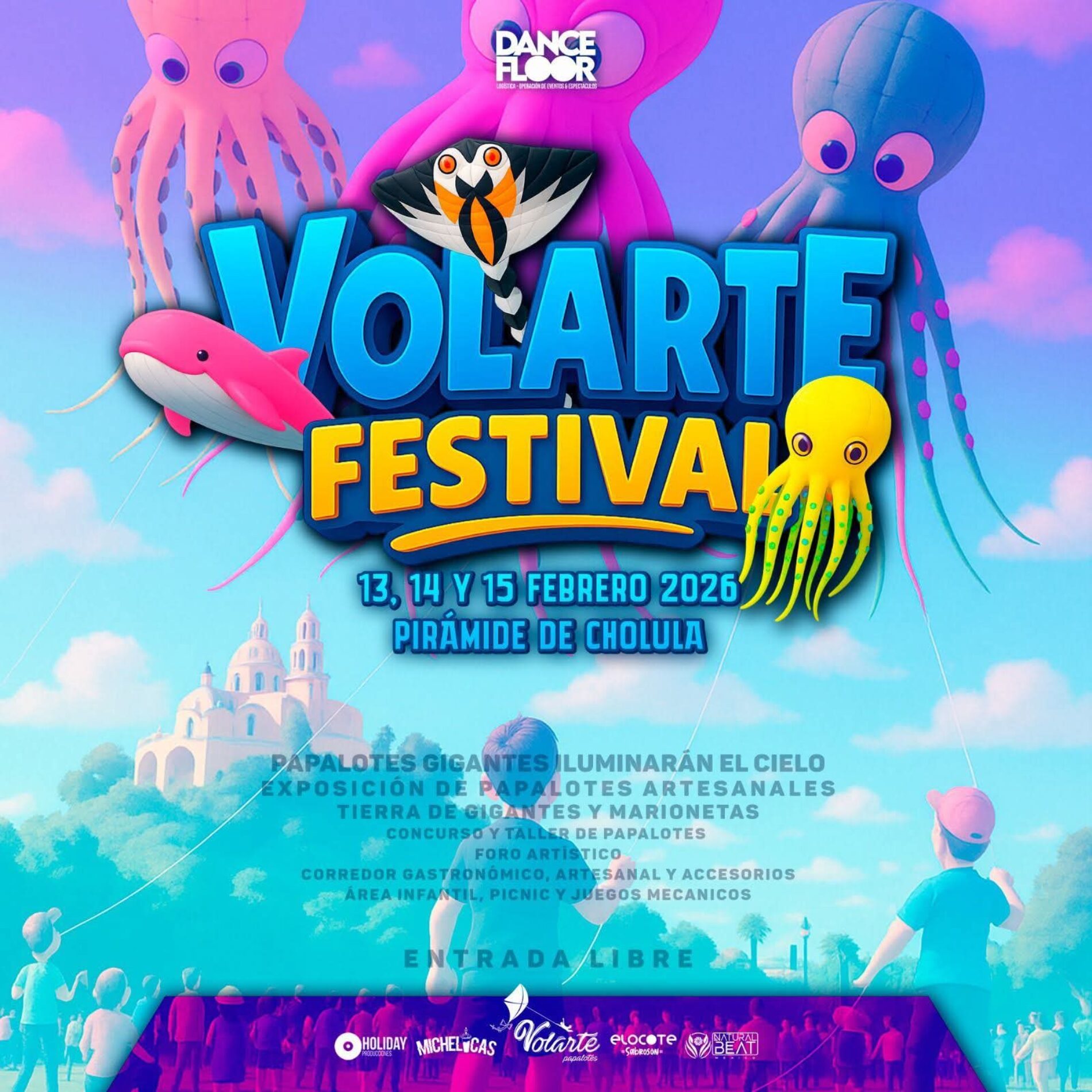 PAPALOTES GIGANTES ADORNAN EL CIELO DE CHOLULA