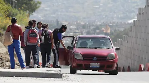 TAXISTAS PIRATA ACTUAN COMO DELINCUENTES